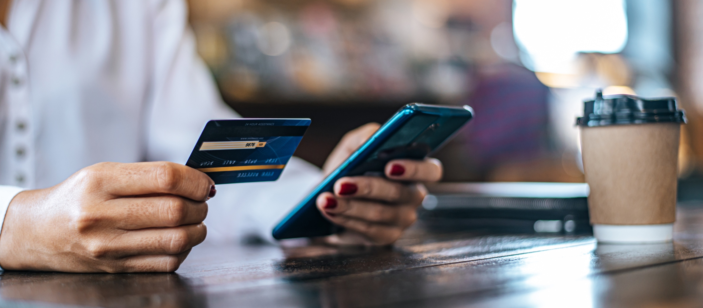 Como é definido o limite do cartão de crédito?